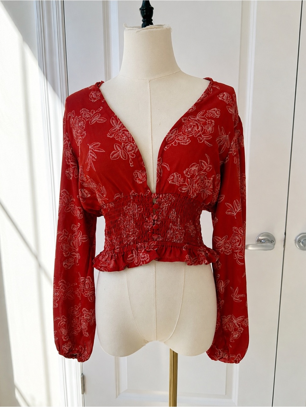 Red Floral Smocked Waist Long Sleeve Crop Top – Size M